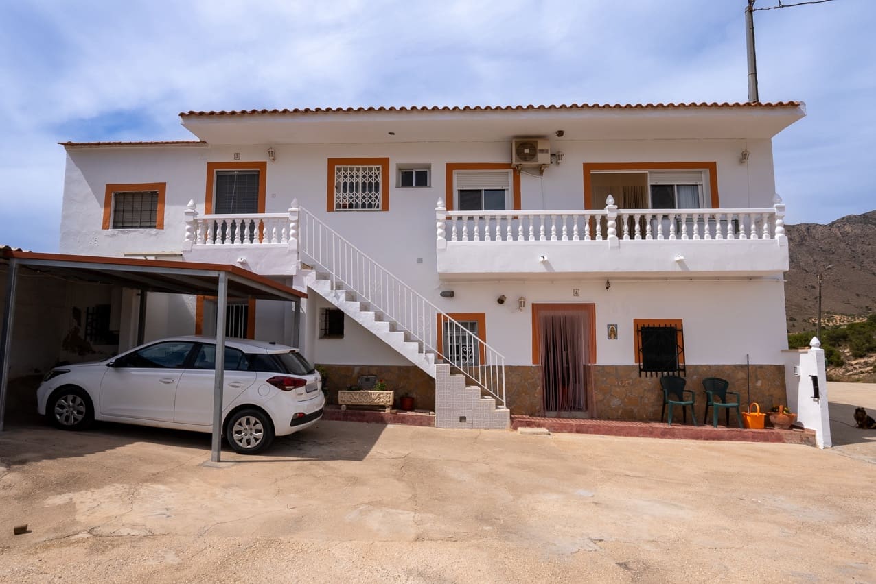 9 slaapkamer Finca/Landhuis te koop in El Canton met zwembad - € 229.995 (Ref: 7493651)