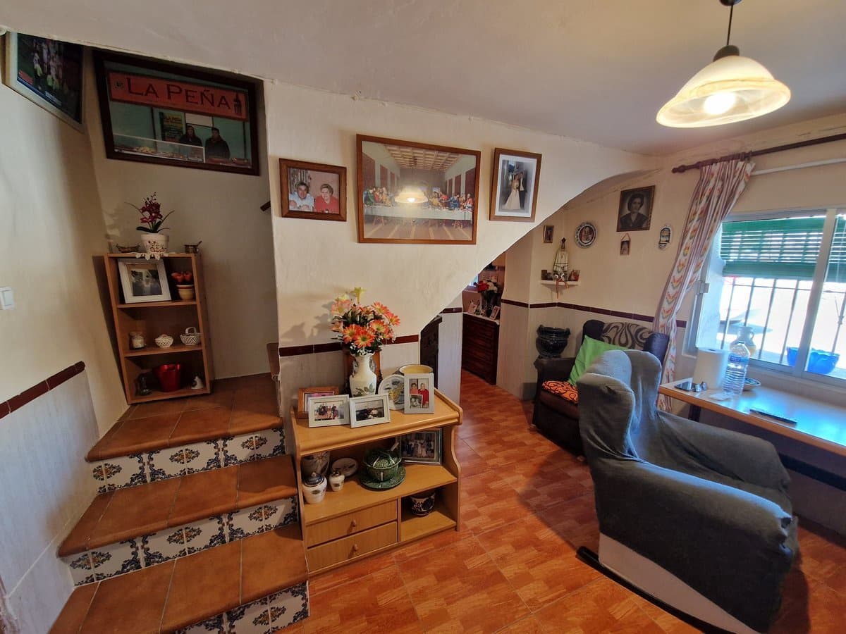 9 soverom Finca/Herregård til salgs i El Canton med svømmebasseng - € 276 000 (Ref: 7493651)