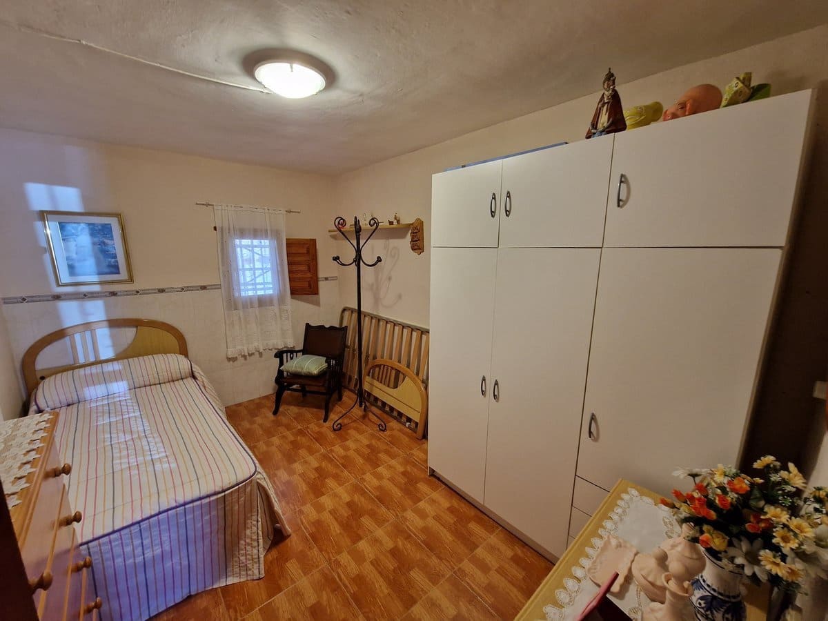 9 soverom Finca/Herregård til salgs i El Canton med svømmebasseng - € 276 000 (Ref: 7493651)