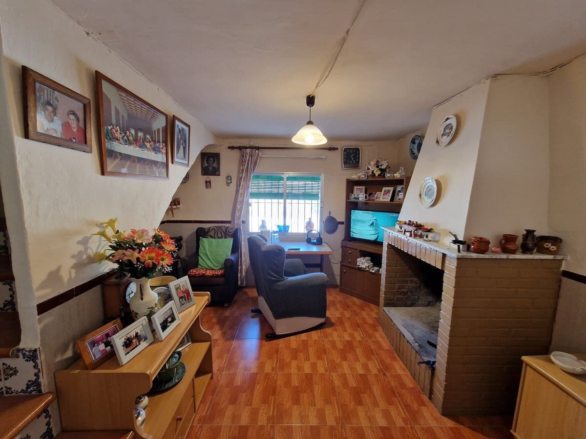 9 soverom Finca/Herregård til salgs i El Canton med svømmebasseng - € 276 000 (Ref: 7493651)