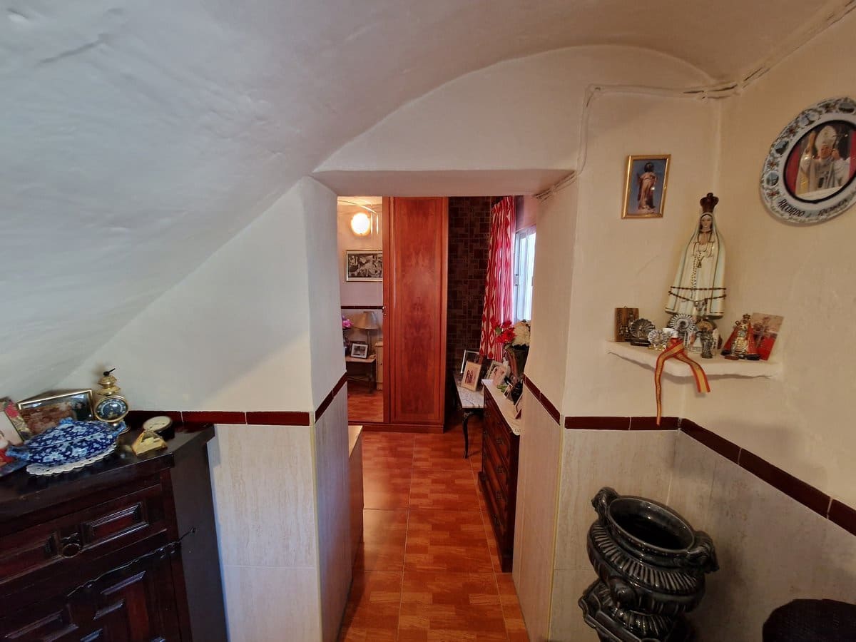 9 soverom Finca/Herregård til salgs i El Canton med svømmebasseng - € 276 000 (Ref: 7493651)