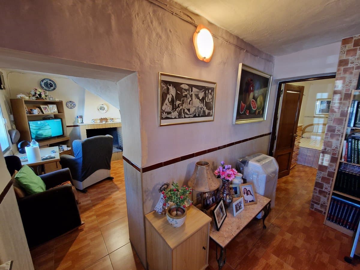 9 soverom Finca/Herregård til salgs i El Canton med svømmebasseng - € 276 000 (Ref: 7493651)