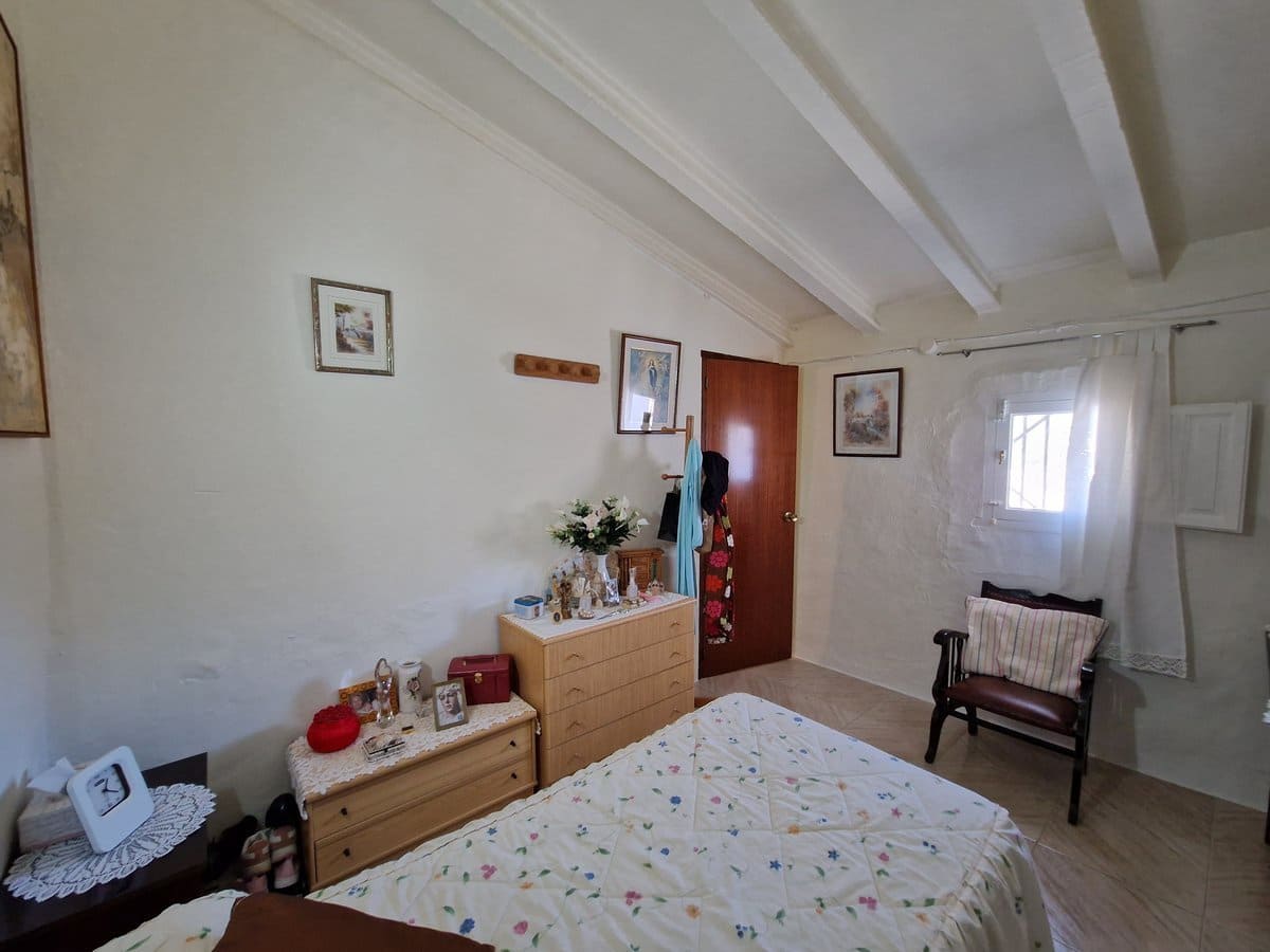 9 soverom Finca/Herregård til salgs i El Canton med svømmebasseng - € 276 000 (Ref: 7493651)