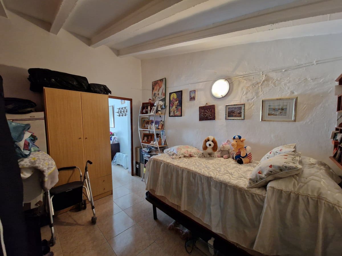9 soverom Finca/Herregård til salgs i El Canton med svømmebasseng - € 276 000 (Ref: 7493651)