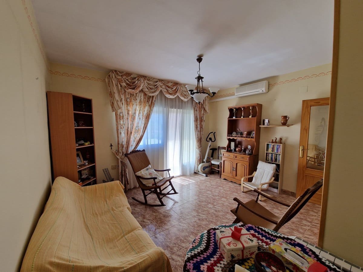 9 soverom Finca/Herregård til salgs i El Canton med svømmebasseng - € 276 000 (Ref: 7493651)