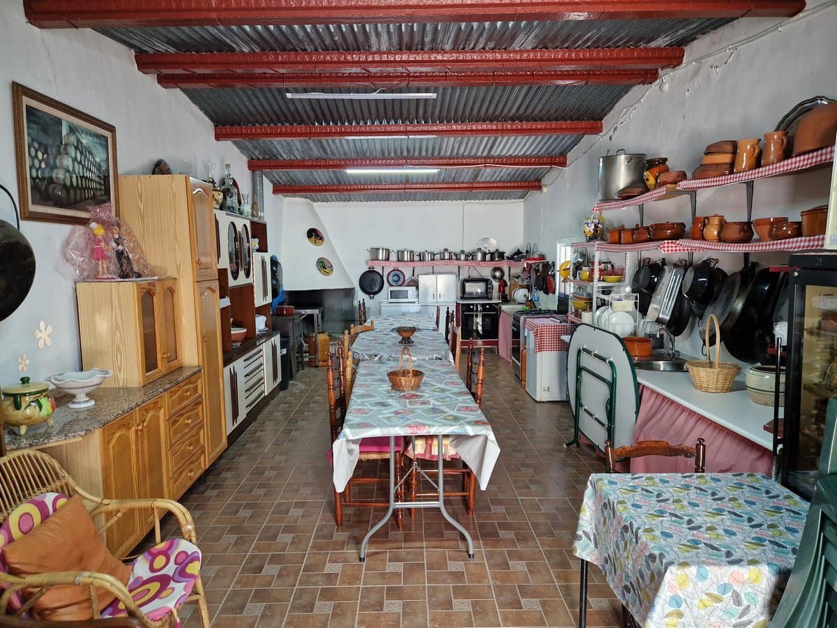 9 soverom Finca/Herregård til salgs i El Canton med svømmebasseng - € 276 000 (Ref: 7493651)
