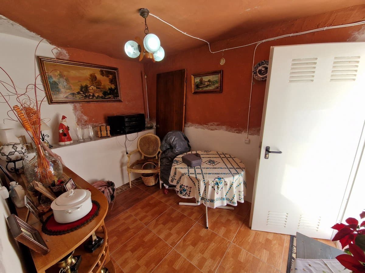 9 soverom Finca/Herregård til salgs i El Canton med svømmebasseng - € 276 000 (Ref: 7493651)