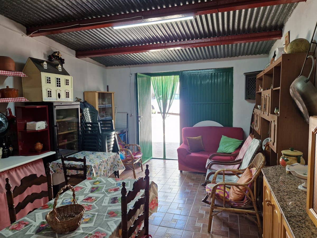 9 soverom Finca/Herregård til salgs i El Canton med svømmebasseng - € 276 000 (Ref: 7493651)