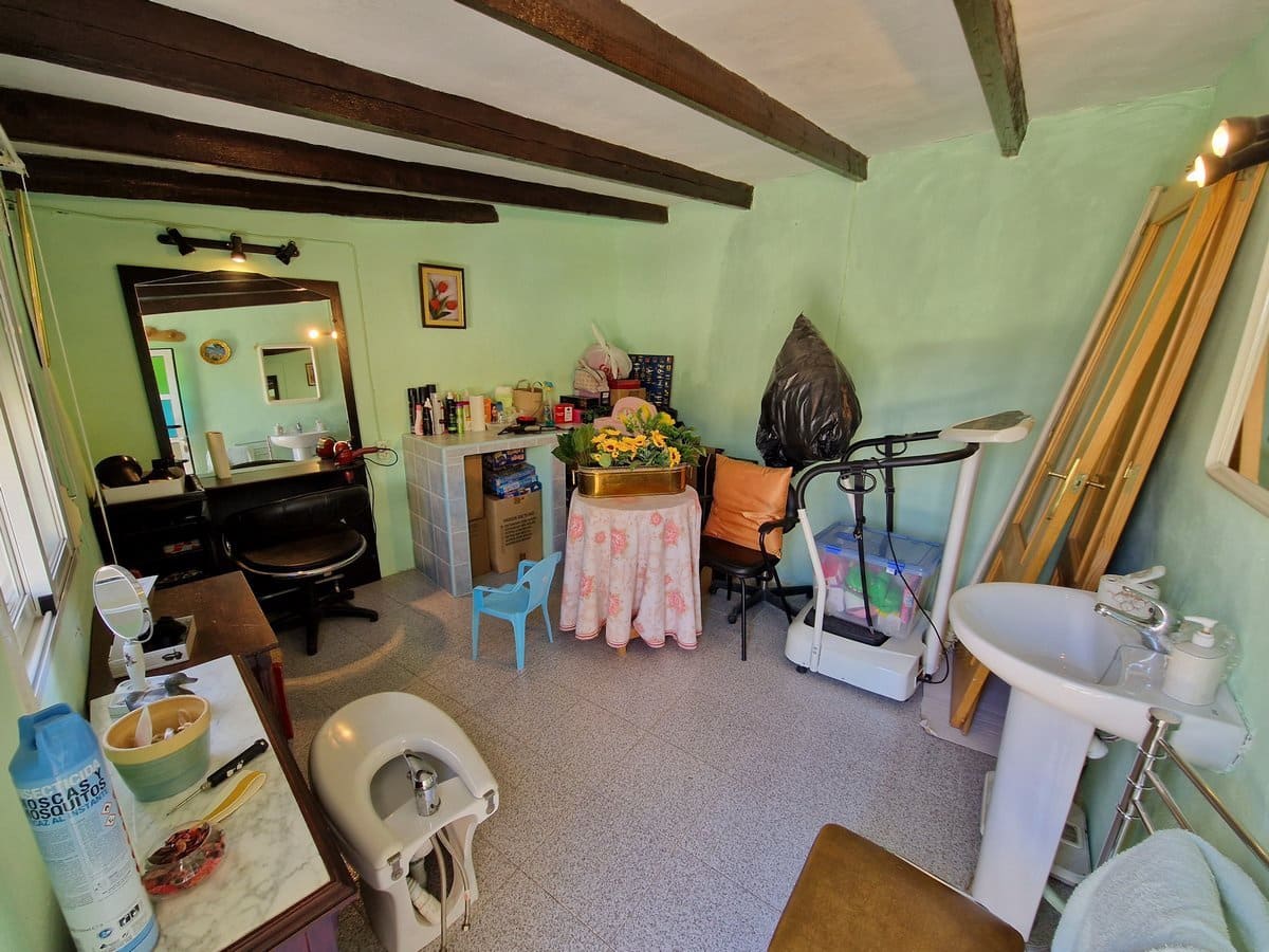 9 soverom Finca/Herregård til salgs i El Canton med svømmebasseng - € 276 000 (Ref: 7493651)