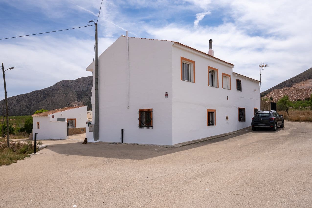 9 soverom Finca/Herregård til salgs i El Canton med svømmebasseng - € 276 000 (Ref: 7493651)