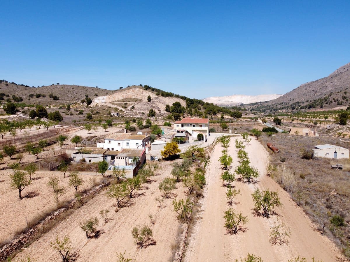 9 soverom Finca/Herregård til salgs i El Canton med svømmebasseng - € 276 000 (Ref: 7493651)