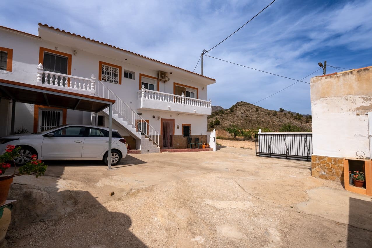 9 soverom Finca/Herregård til salgs i El Canton med svømmebasseng - € 276 000 (Ref: 7493651)