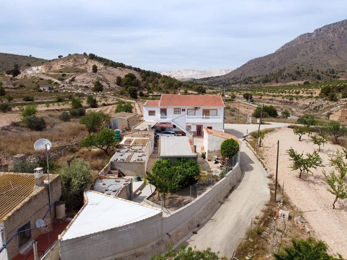 9 soverom Finca/Herregård til salgs i El Canton med svømmebasseng - € 276 000 (Ref: 7493651)