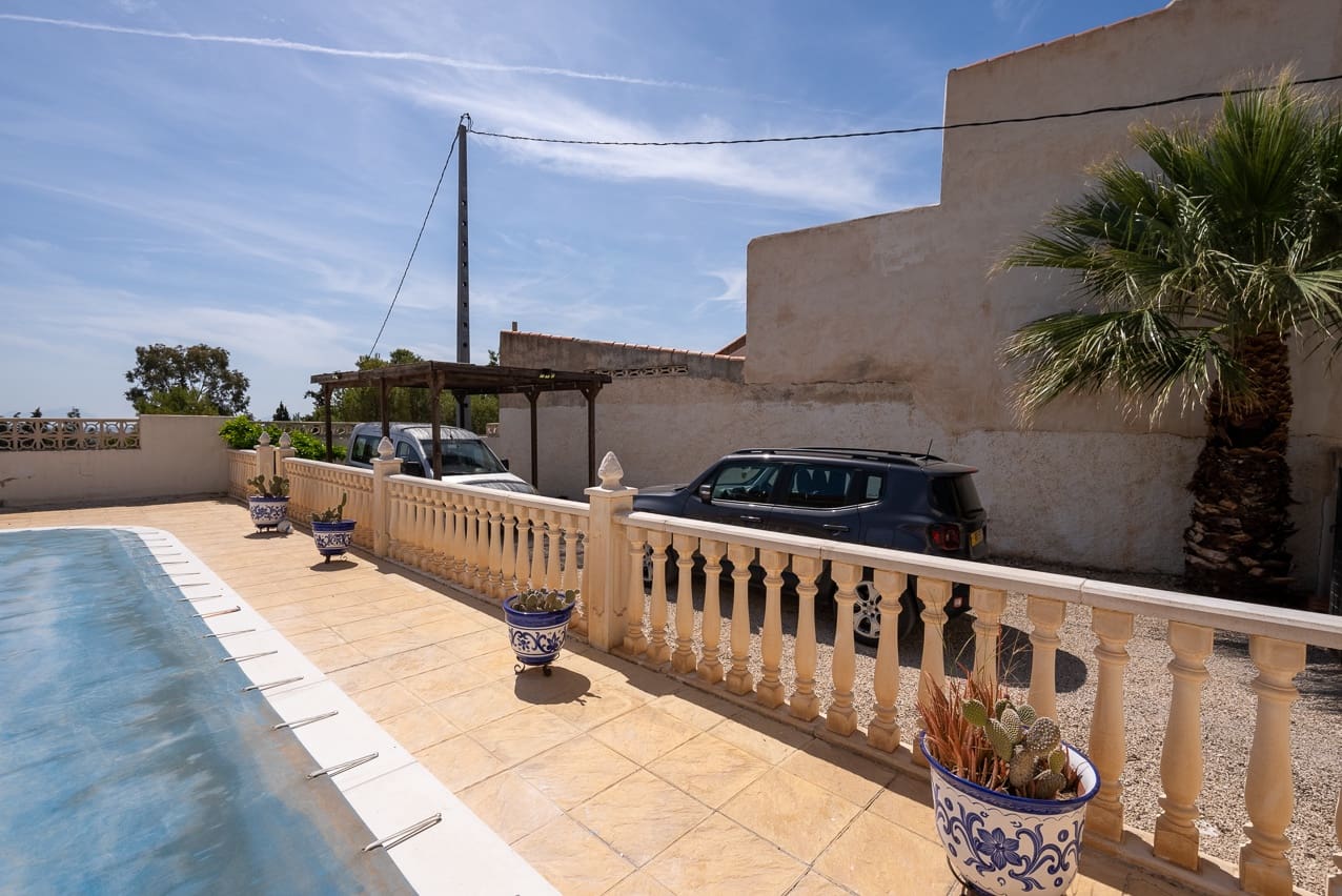 5 sovrum Villa till salu i Fortuna med pool - 274 500 € (Ref: 7541778)