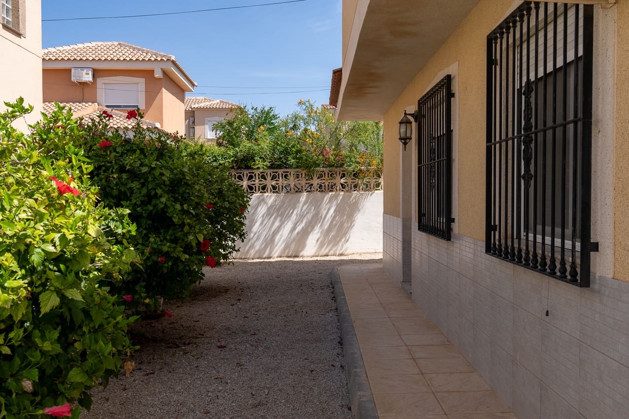 5 sovrum Villa till salu i Fortuna med pool - 274 500 € (Ref: 7541778)