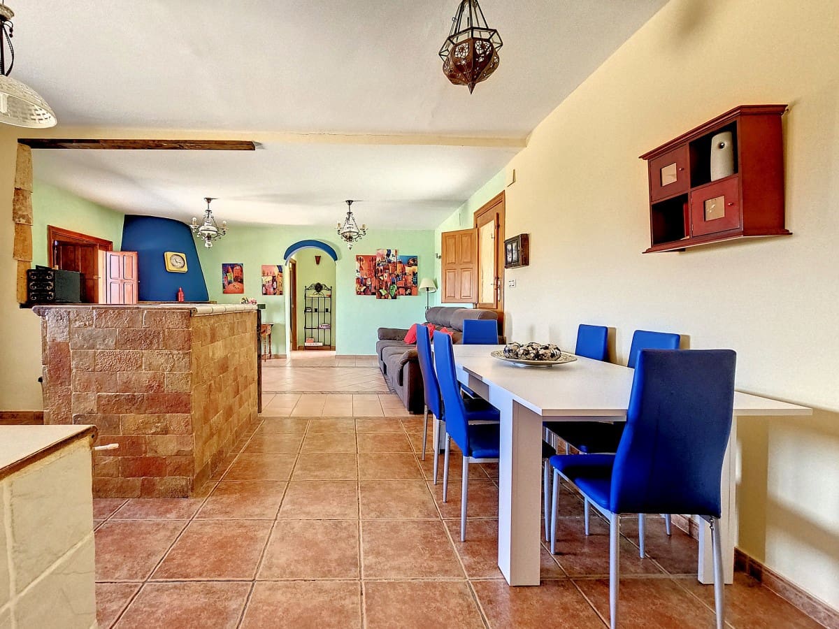 4 bedroom Finca/Country House for sale in Jumilla with pool - € 315,000 (Ref: 7668835)