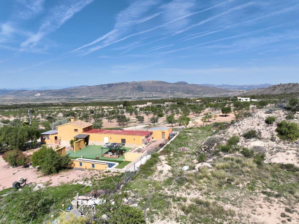 4 bedroom Finca/Country House for sale in Jumilla with pool - € 315,000 (Ref: 7668835)