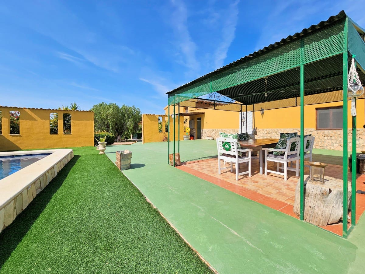 4 bedroom Finca/Country House for sale in Jumilla with pool - € 315,000 (Ref: 7668835)