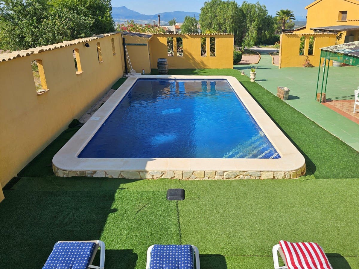 4 bedroom Finca/Country House for sale in Jumilla with pool - € 315,000 (Ref: 7668835)