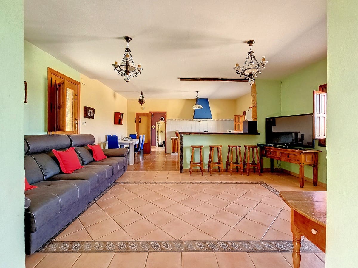 4 bedroom Finca/Country House for sale in Jumilla with pool - € 315,000 (Ref: 7668835)