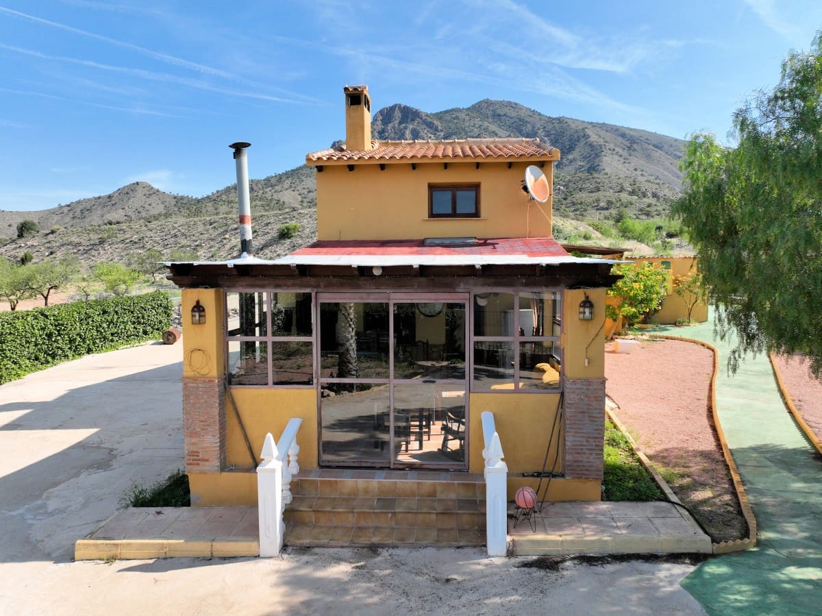 4 bedroom Finca/Country House for sale in Jumilla with pool - € 315,000 (Ref: 7668835)