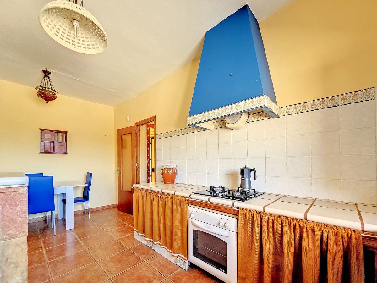 4 bedroom Finca/Country House for sale in Jumilla with pool - € 315,000 (Ref: 7668835)