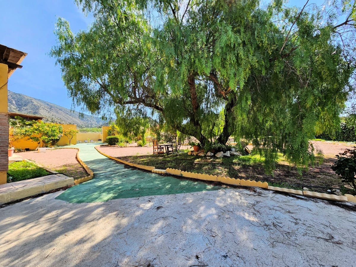 4 bedroom Finca/Country House for sale in Jumilla with pool - € 315,000 (Ref: 7668835)