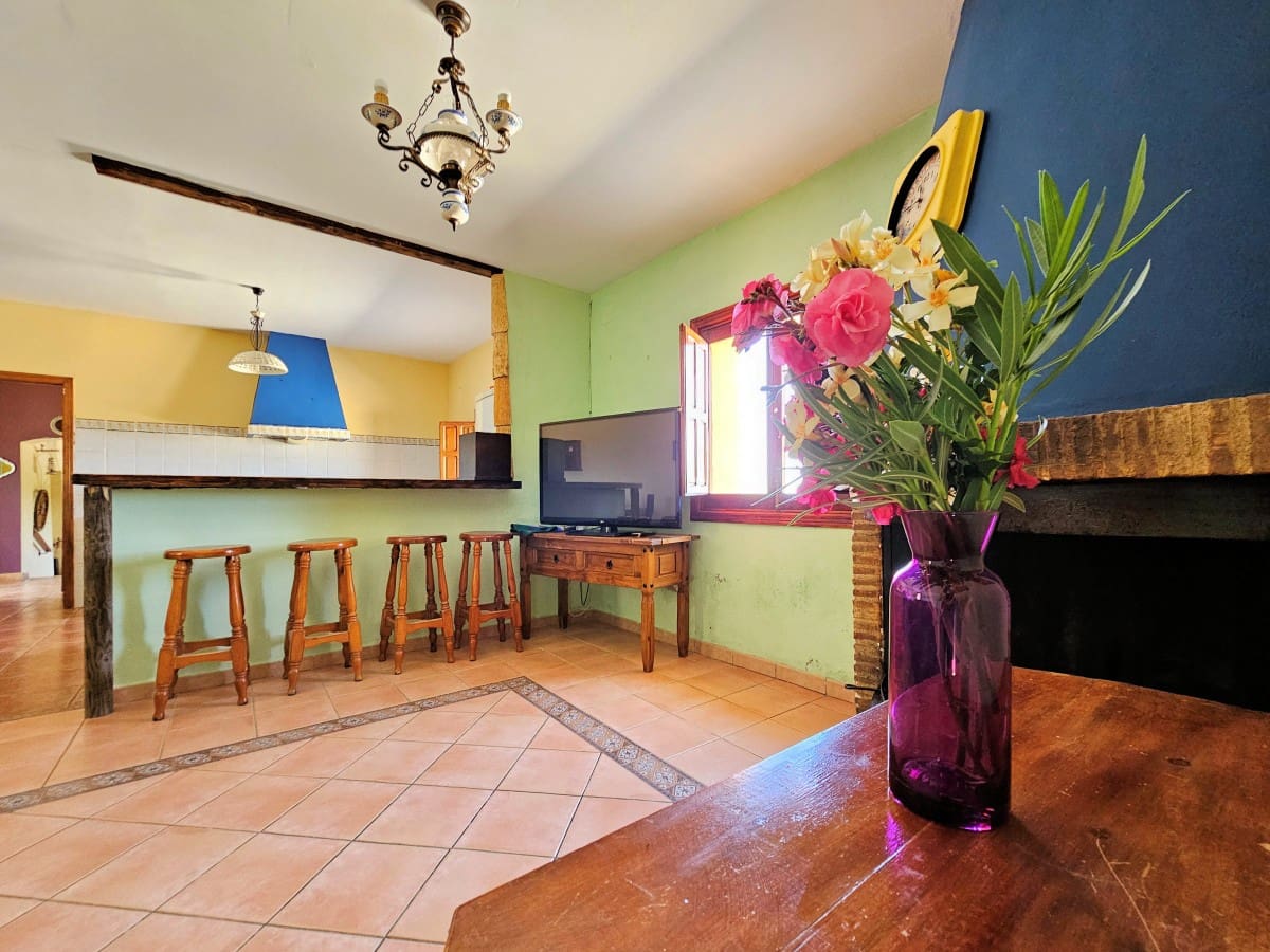 4 bedroom Finca/Country House for sale in Jumilla with pool - € 315,000 (Ref: 7668835)