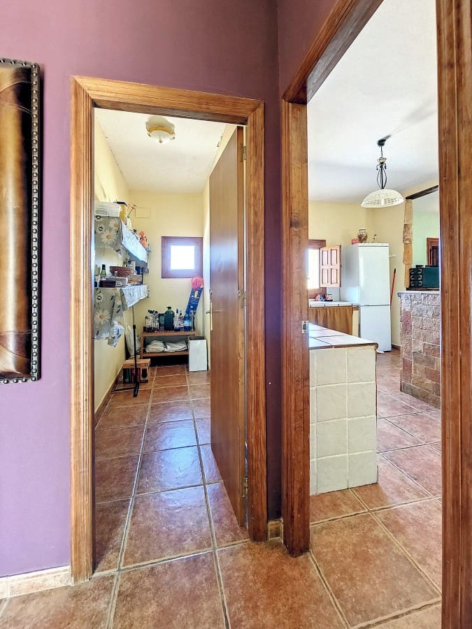 4 bedroom Finca/Country House for sale in Jumilla with pool - € 315,000 (Ref: 7668835)