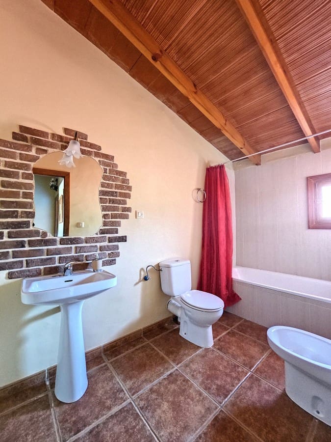 4 bedroom Finca/Country House for sale in Jumilla with pool - € 315,000 (Ref: 7668835)