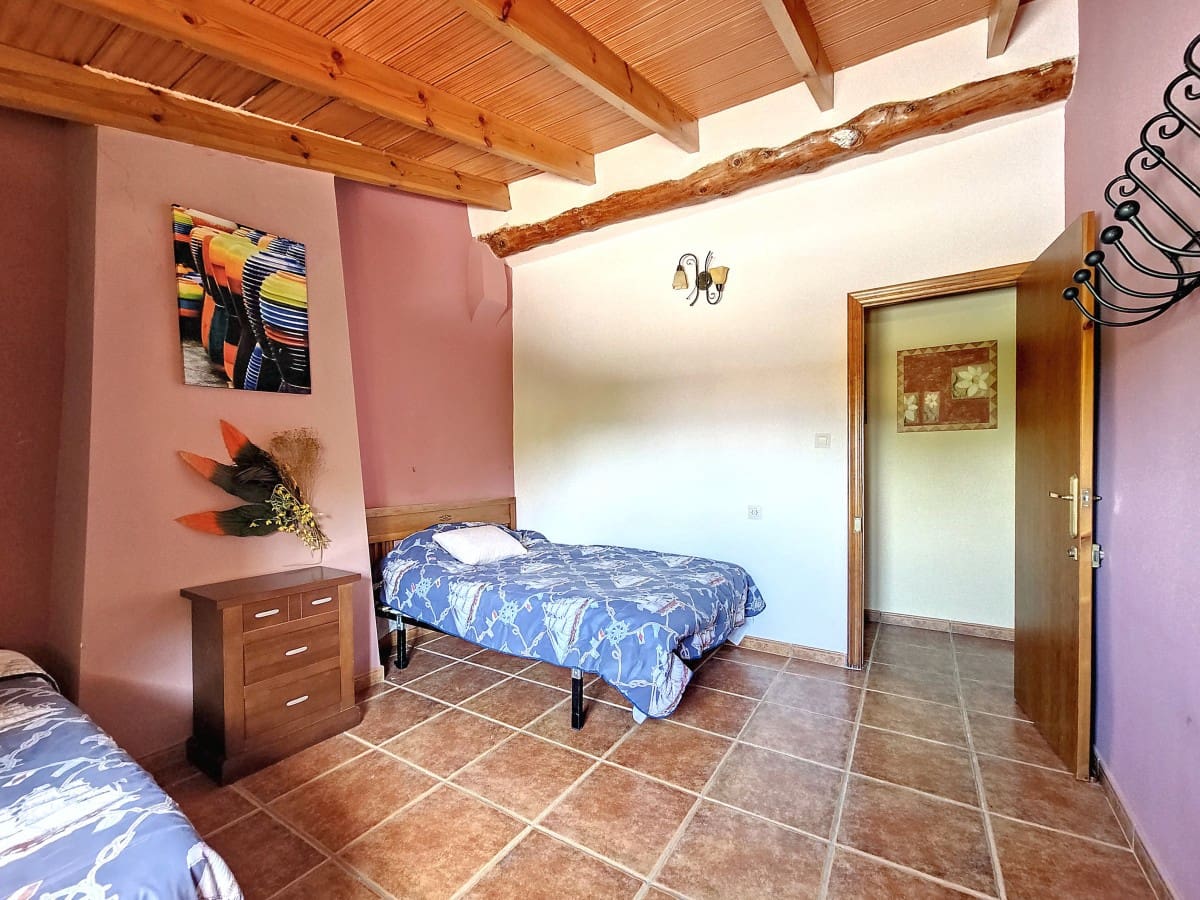4 bedroom Finca/Country House for sale in Jumilla with pool - € 315,000 (Ref: 7668835)