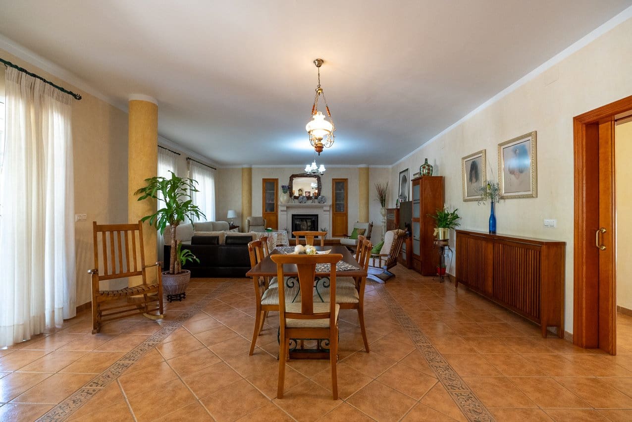 7 makuuhuone Huvila myytävänä paikassa Jumilla mukana uima-altaan - 550 000 € (Ref: 7701927)