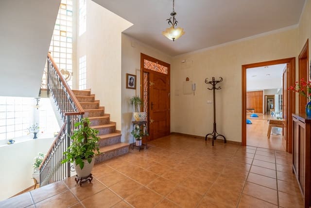 7 Zimmer Villa zu verkaufen in Jumilla mit Pool - 550.000 € (Ref: 7701927)