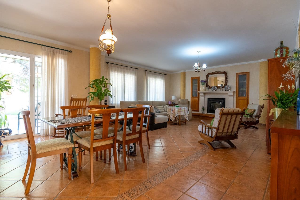 7 makuuhuone Huvila myytävänä paikassa Jumilla mukana uima-altaan - 550 000 € (Ref: 7701927)