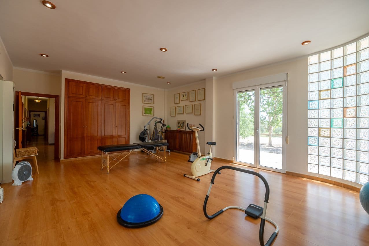 7 makuuhuone Huvila myytävänä paikassa Jumilla mukana uima-altaan - 550 000 € (Ref: 7701927)