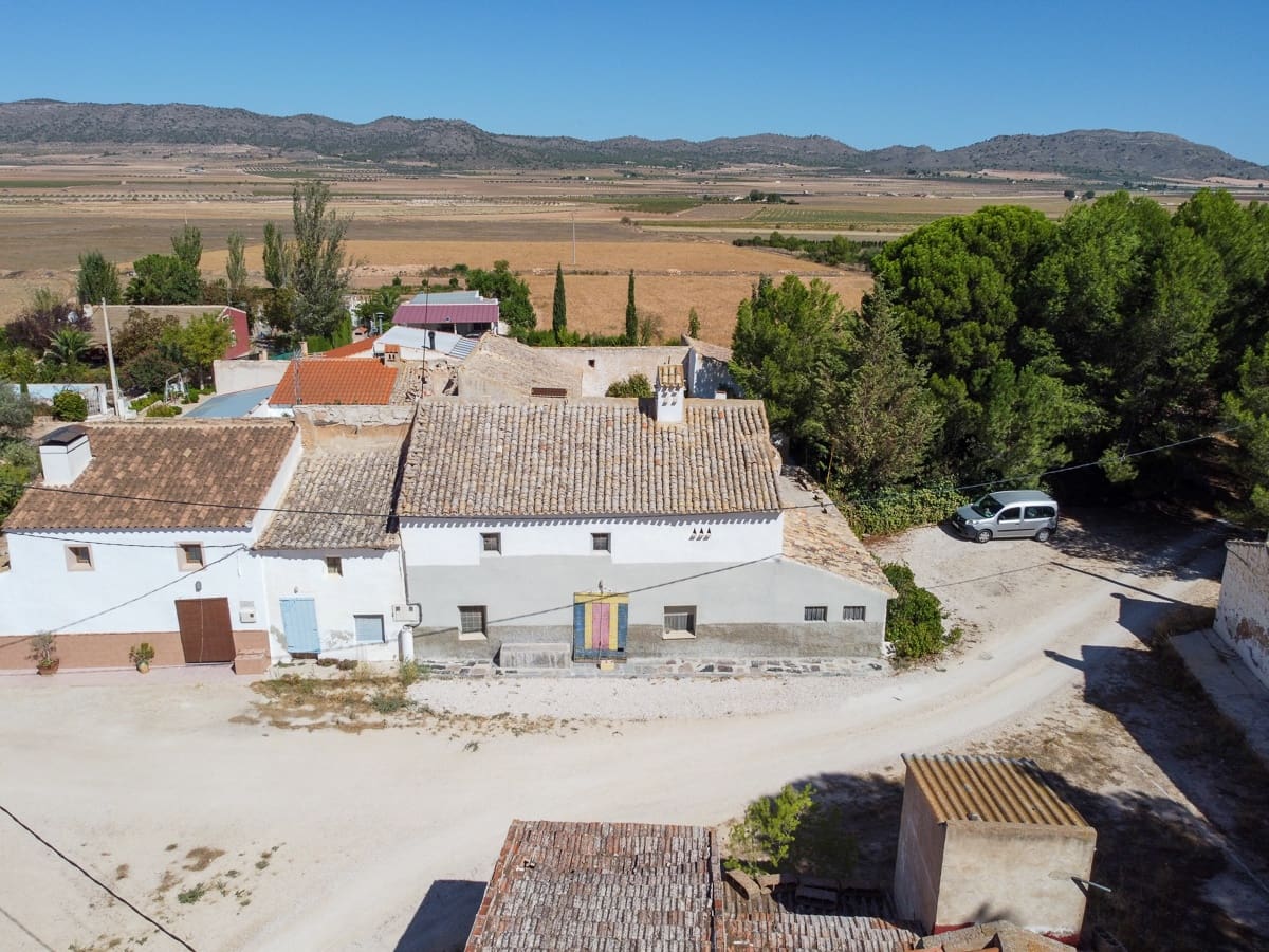 8 soverom Finca/Herregård til salgs i Yecla med svømmebasseng - € 99 000 (Ref: 7775549)