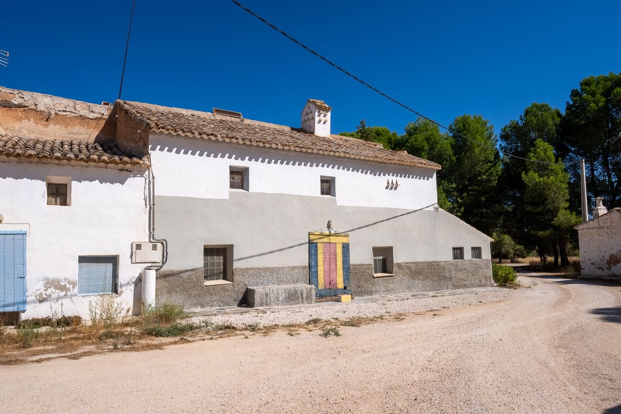 8 soverom Finca/Herregård til salgs i Yecla med svømmebasseng - € 99 000 (Ref: 7775549)