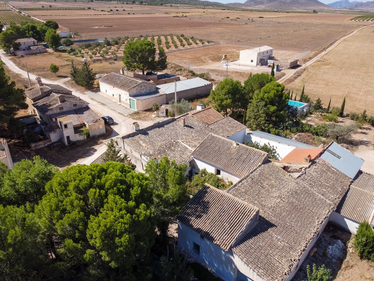 8 soverom Finca/Herregård til salgs i Yecla med svømmebasseng - € 99 000 (Ref: 7775549)