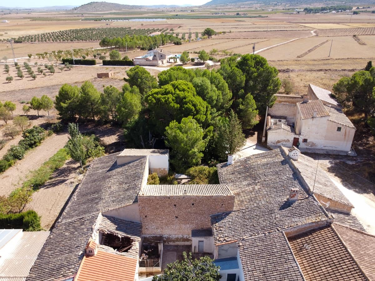 8 soverom Finca/Herregård til salgs i Yecla med svømmebasseng - € 99 000 (Ref: 7775549)