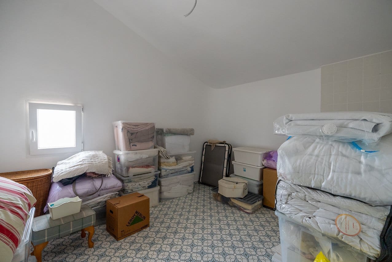 6 bedroom Finca/Country House for sale in Pinoso with pool - € 299,950 (Ref: 7775550)