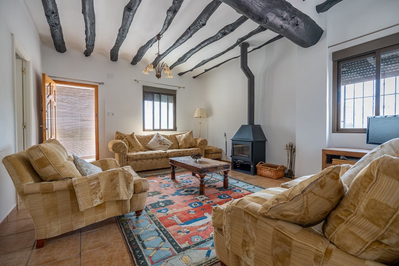 6 bedroom Finca/Country House for sale in Pinoso with pool - € 299,950 (Ref: 7775550)