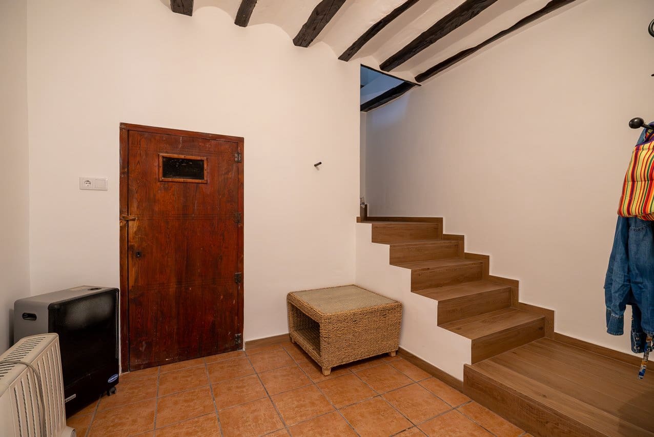 6 bedroom Finca/Country House for sale in Pinoso with pool - € 299,950 (Ref: 7775550)