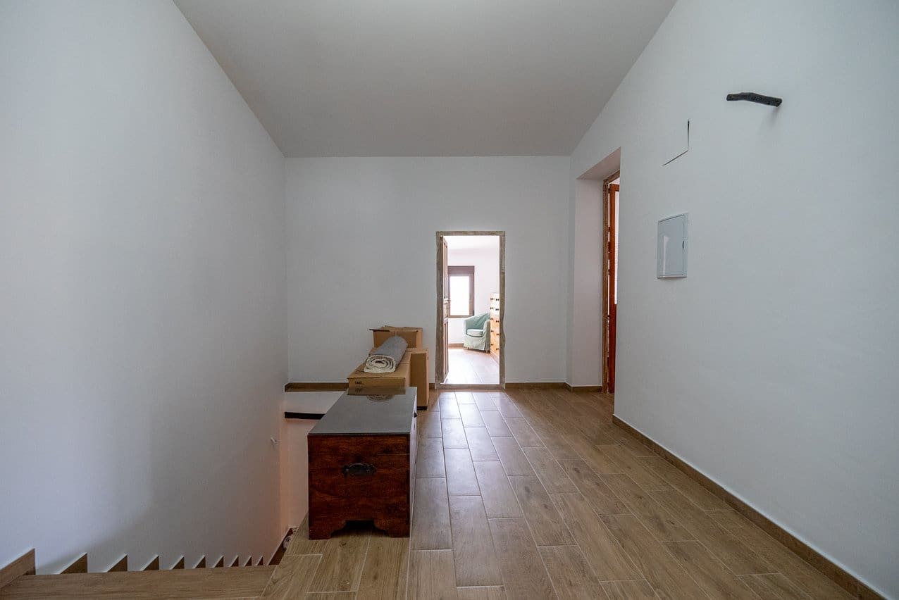 6 bedroom Finca/Country House for sale in Pinoso with pool - € 299,950 (Ref: 7775550)