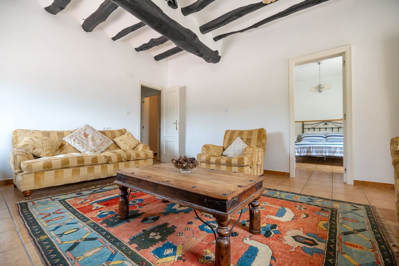 6 bedroom Finca/Country House for sale in Pinoso with pool - € 299,950 (Ref: 7775550)