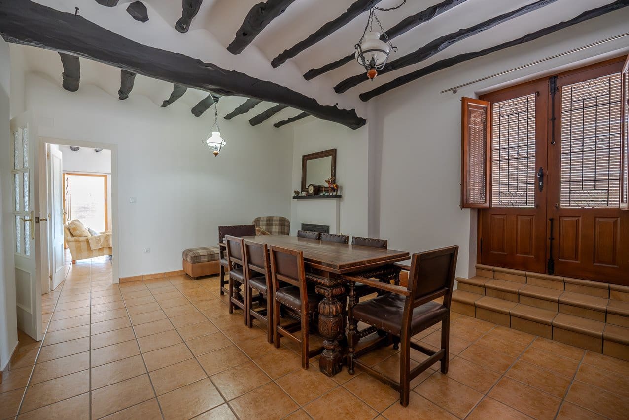 6 bedroom Finca/Country House for sale in Pinoso with pool - € 299,950 (Ref: 7775550)
