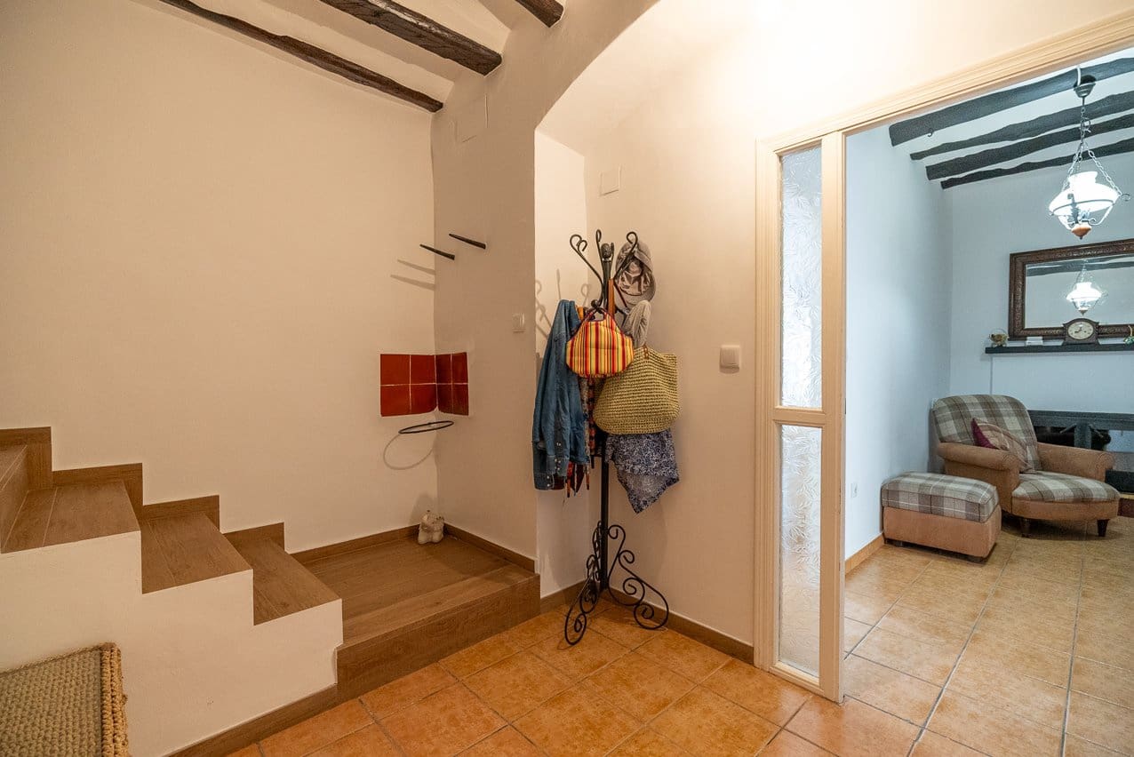 6 bedroom Finca/Country House for sale in Pinoso with pool - € 299,950 (Ref: 7775550)