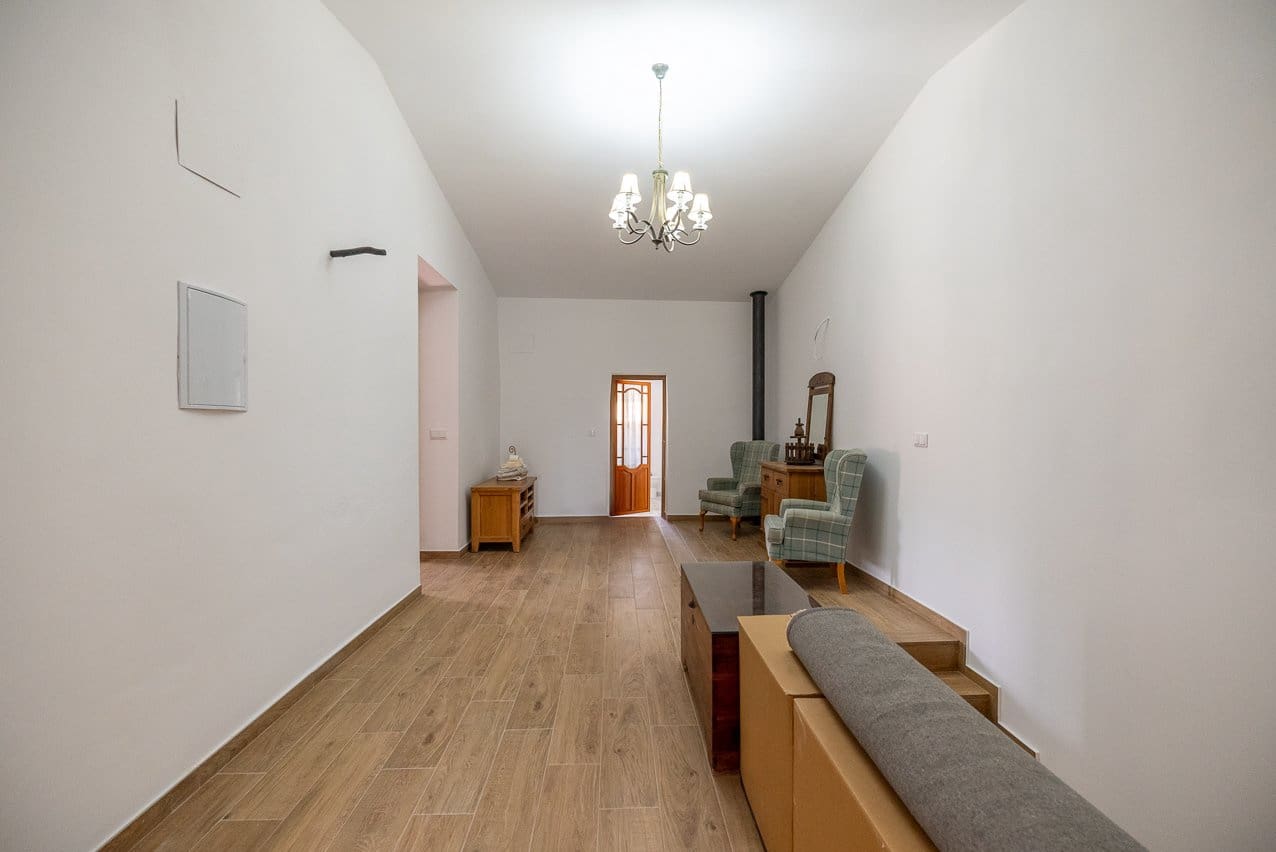 6 bedroom Finca/Country House for sale in Pinoso with pool - € 299,950 (Ref: 7775550)