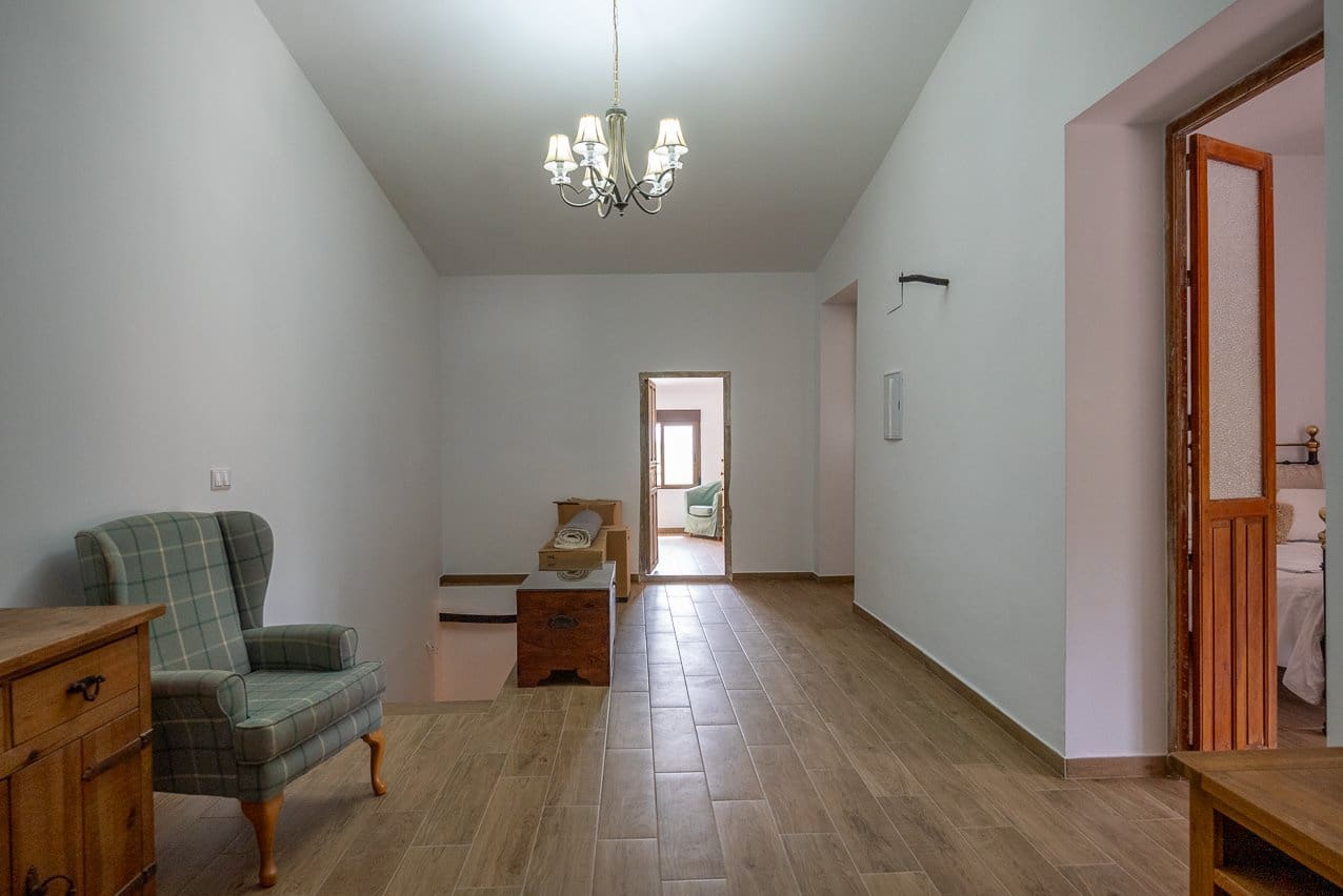 6 bedroom Finca/Country House for sale in Pinoso with pool - € 299,950 (Ref: 7775550)