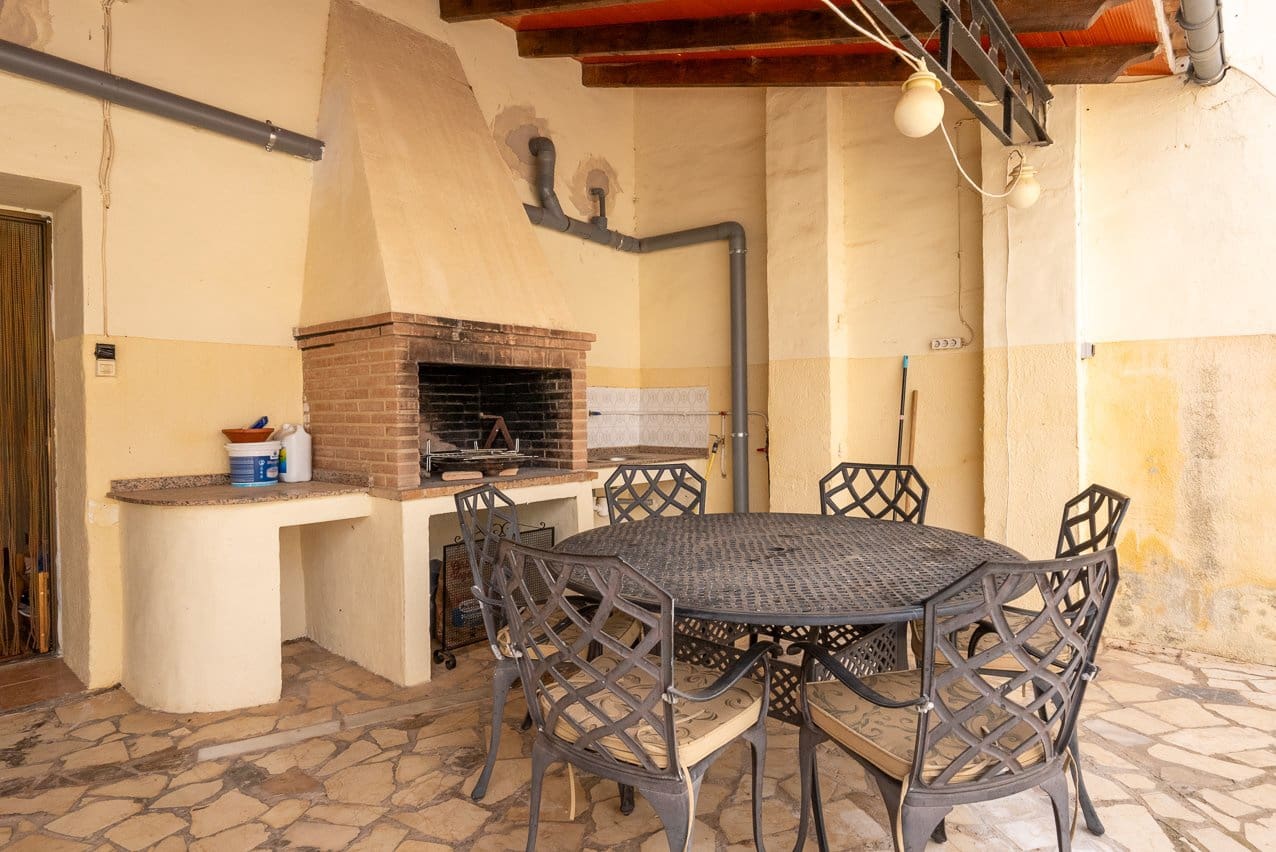 6 bedroom Finca/Country House for sale in Pinoso with pool - € 299,950 (Ref: 7775550)