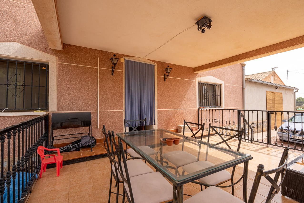6 bedroom Finca/Country House for sale in Pinoso with pool - € 299,950 (Ref: 7775550)